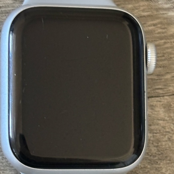 APPLE WATCH SE 1st GEN (2020) - Picture 3 of 6